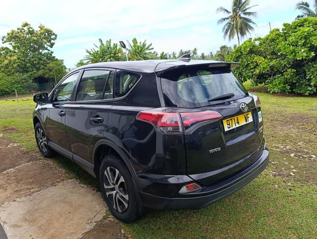 SUV (Toyota RAV4 & CHR)